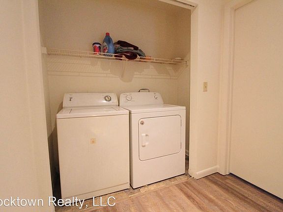 3rd image of 1466 Bradley Dr