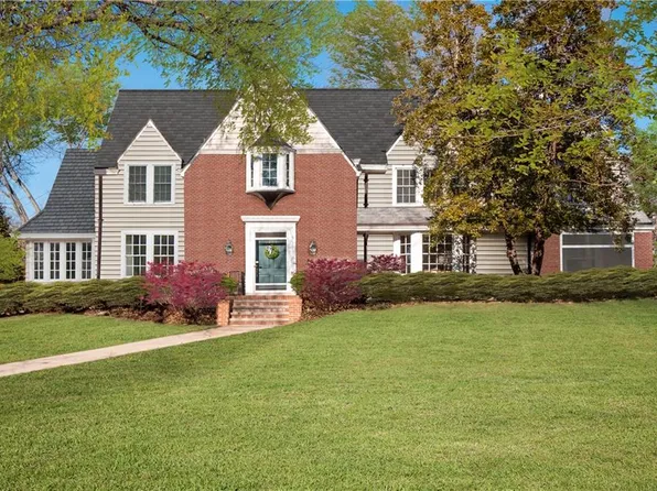 1232 W 58th St, Kansas City, MO 64113