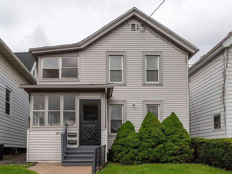 407 Willis Ave #1 — Photo 1