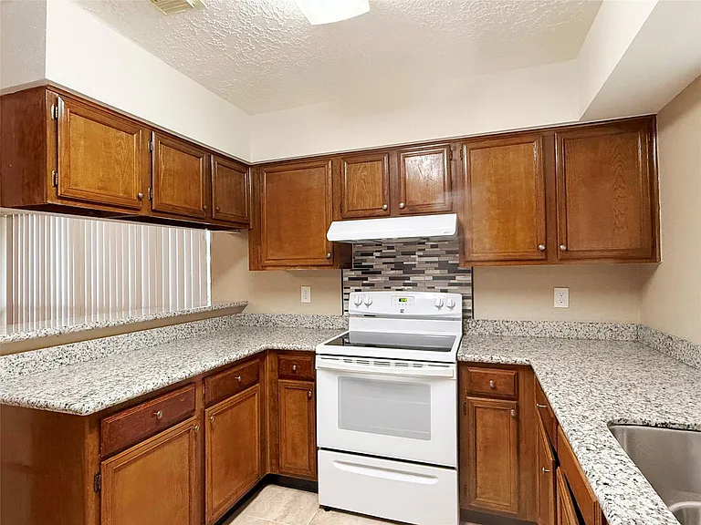 4923 Kentwalk Dr — Photo 14