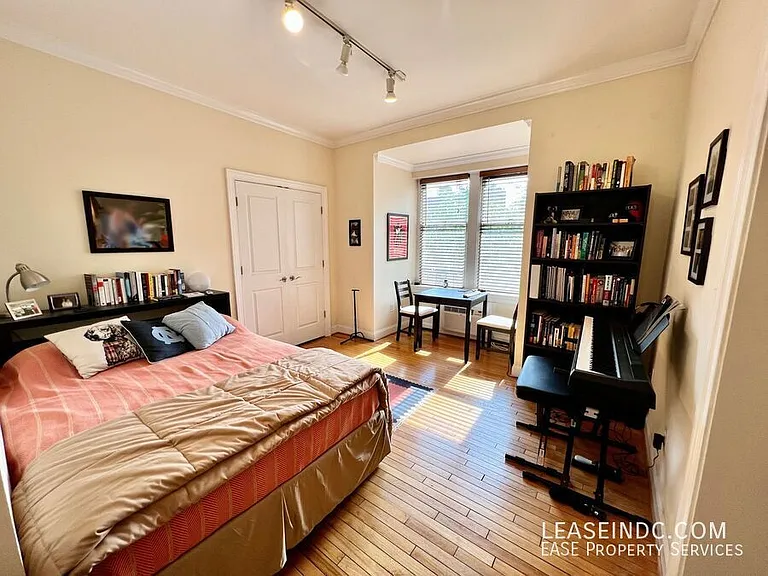 1901 16th St NW #204 — Photo 5