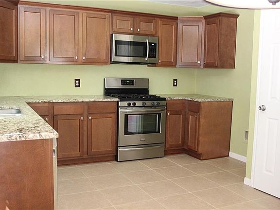 3rd image of 1208 Conway Dr