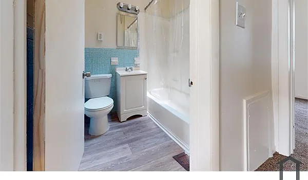 5427 Delancey St — Photo 18