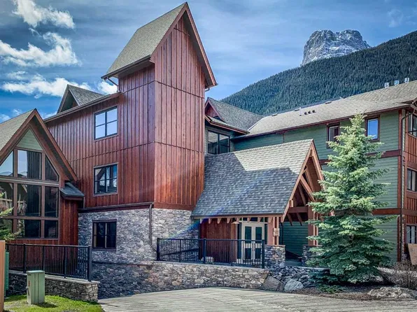 106 E Stewart Creek Lndg #206, Canmore, AB T1W 0G6