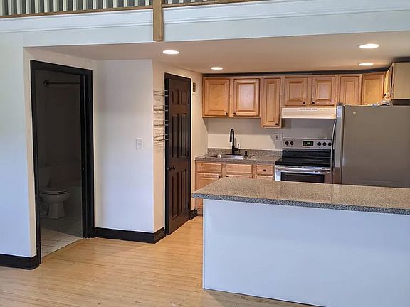 2nd image of 641 N 15th St #6