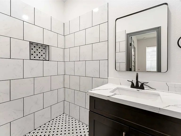 7987 Chateau St #D — Photo 20