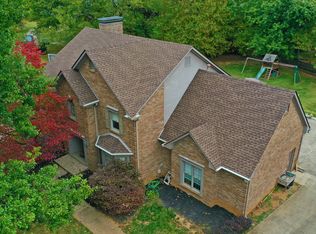 9008 Spruce Tree Pl, Lyndon, KY 40242