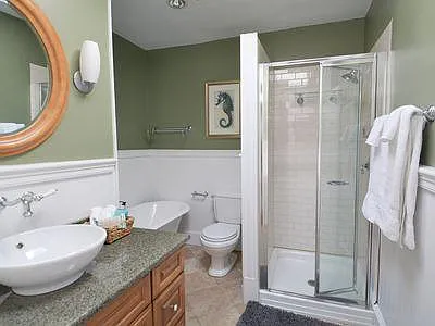 Bathroom 1.