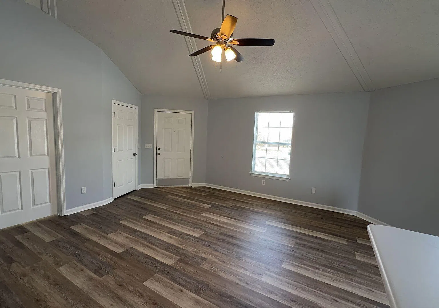 2 bed, 900 sqft, $1,245 — Photo 4