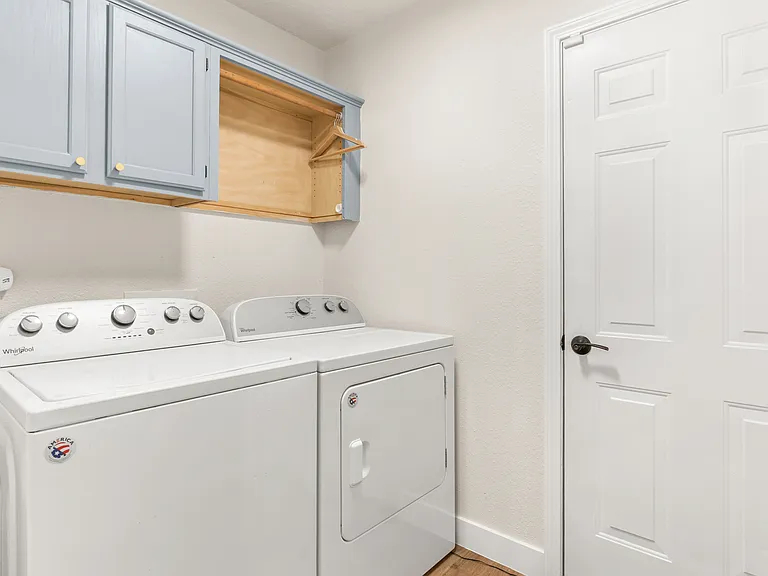 3853 Benjamin Davis Dr — Photo 18