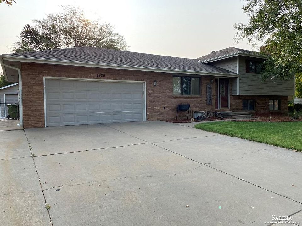 1st image of 2229 Sherwood Ln