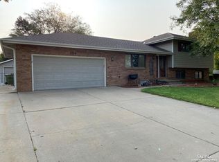 2229 Sherwood Ln, Salina, KS 67401