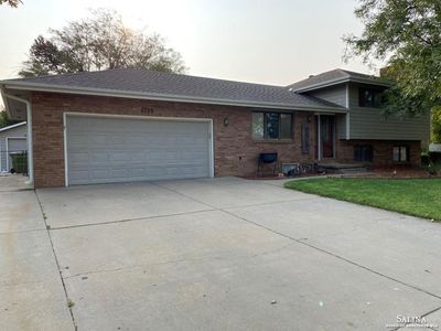 2229 Sherwood Ln, Salina, KS, 67401