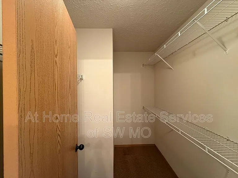 936 N Parkwood Ave — Photo 11