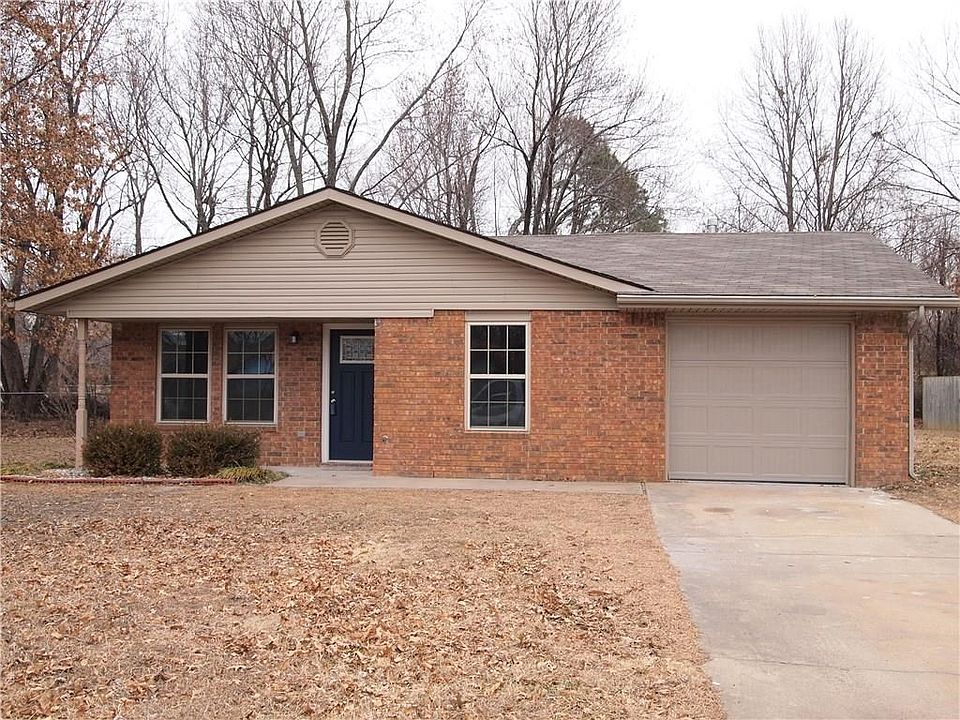 1st image of 2421 W Meadow Ln