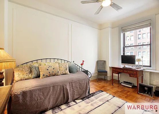 Sold by Warburg | media 4