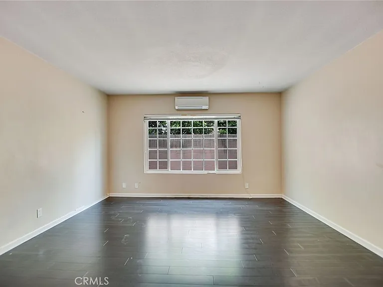 1015 E Walnut Ave — Photo 12