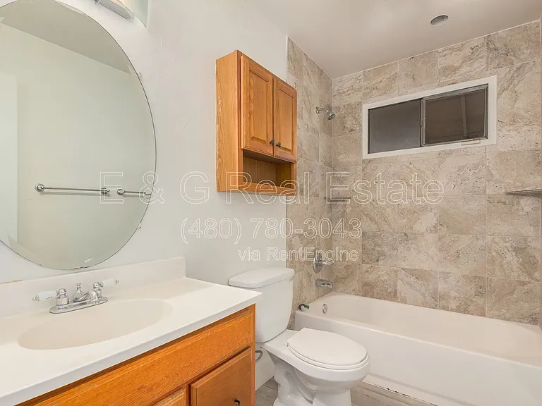 1136 W 12th St — Photo 31