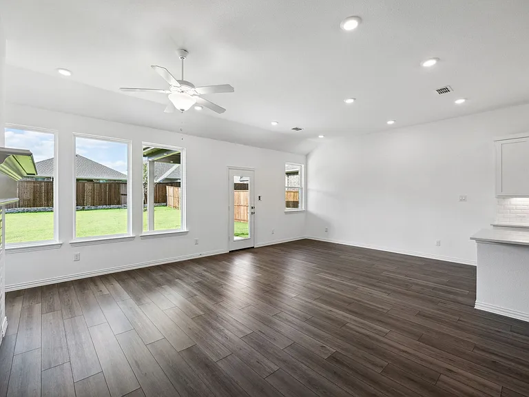 3513 Sunflower St — Photo 6