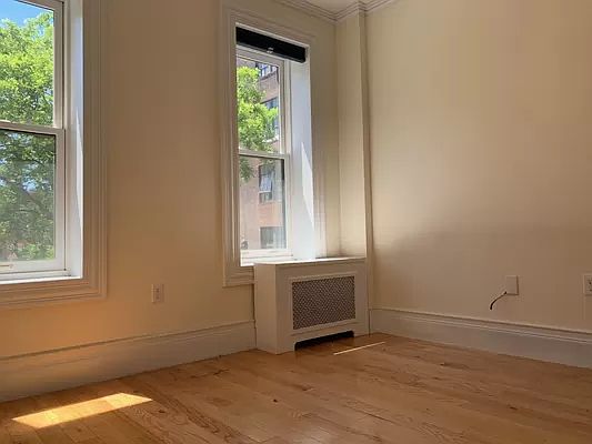 1st image of 27 Morton St #14