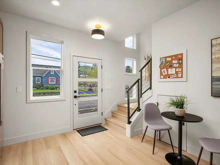 6957 N Burr Ave — Photo 3