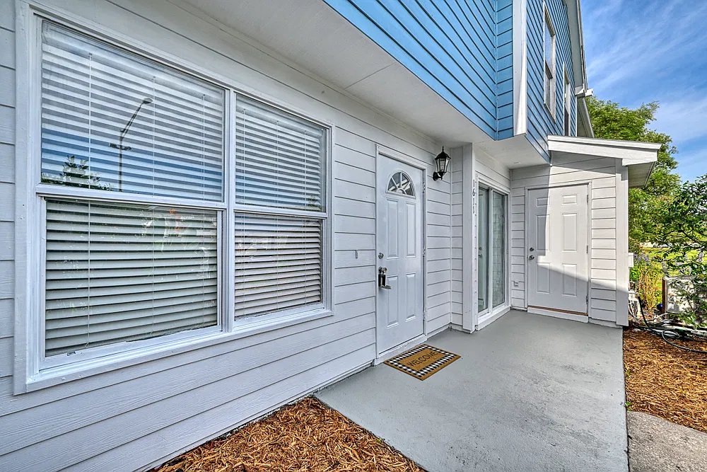 2 bed, 1.5 bath, 1074 sqft, $1,550 — Photo 3