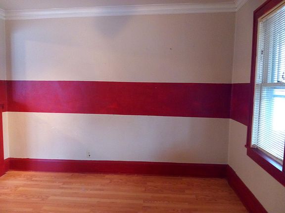 2nd image of 945 Marion St