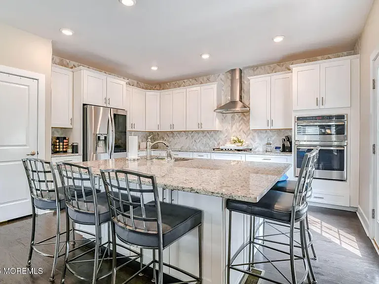 1529 Paxton Ln — Photo 1