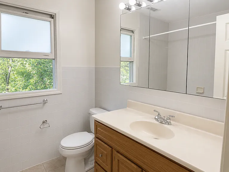 14 Kings Ct — Photo 11