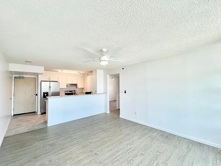 1448 Young St #1411 — Photo 6