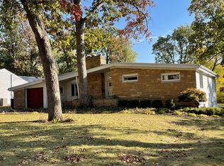 381 Ellendale Pkwy, Crown Point, IN 46307