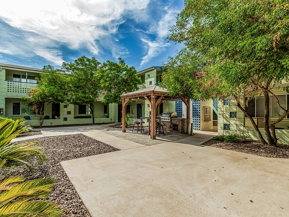2417 E Campbell Ave #4A