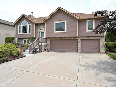 19617 Harbor Dr, Smithville, MO, 64089