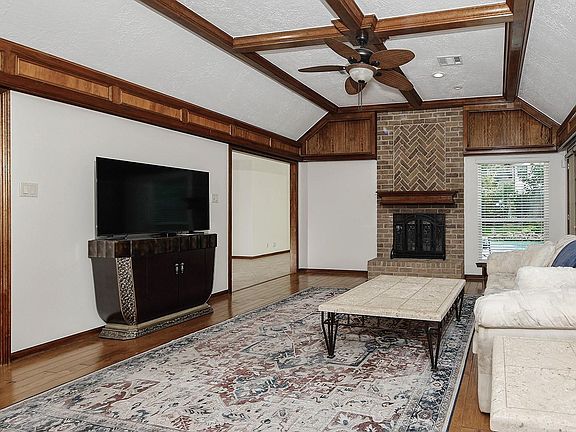 4th image of 62 Huntsmans Horn Cir