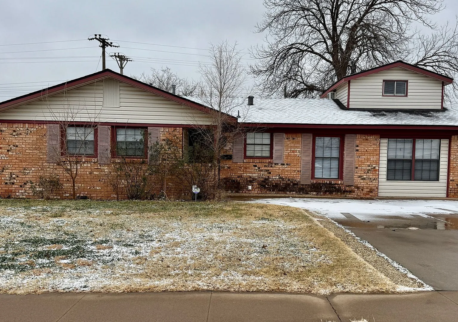 WOW! Gorgeous Remodeled 3/2 with Loft near LCU, Tech, Medical District! — Photo 1