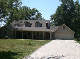 943 Campbell Rd, Evansville, IN 47725