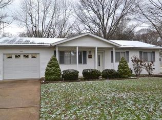 1801 Center Dr, High Ridge, MO 63049