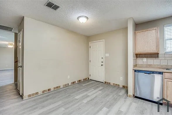 1525 Jasper Dr — Photo 15