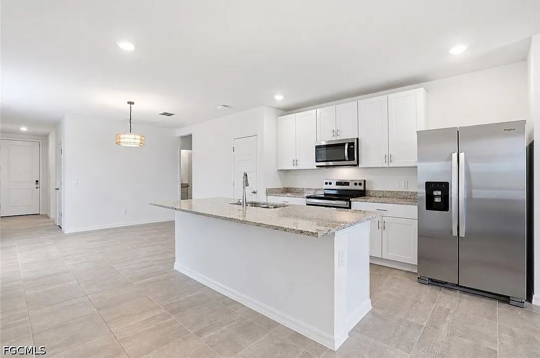 3 bed, 2.0 bath, 1484 sqft, $2,500 — Photo 4