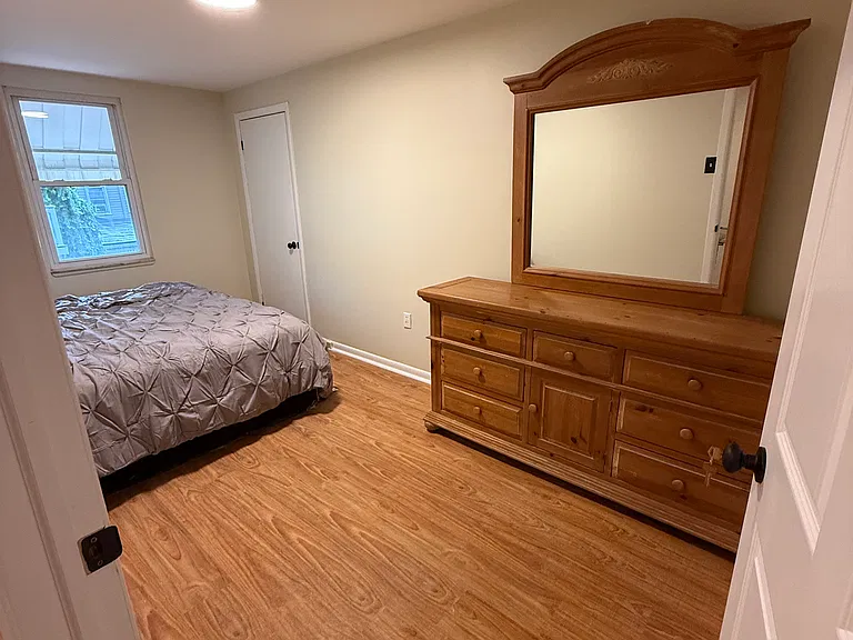 1 st bedroom