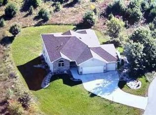 E9325 Magnolia Ct, Wisconsin Dells, WI 53965