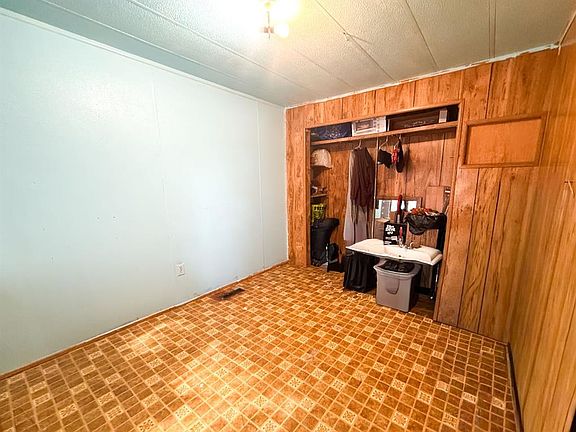 4th image of 4904 S 51st St