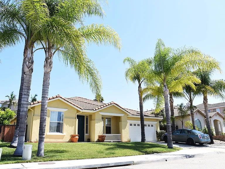 1707 Cortez Ave — Photo 7