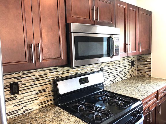 4th image of 18 Harmon St APT 3F