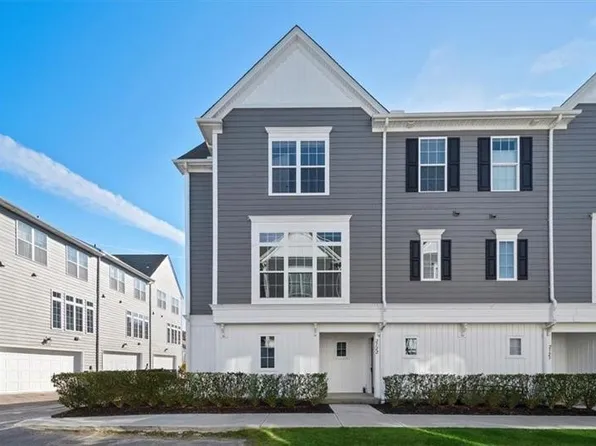 2122 Westcott Ln, Bridgeville, PA 15017