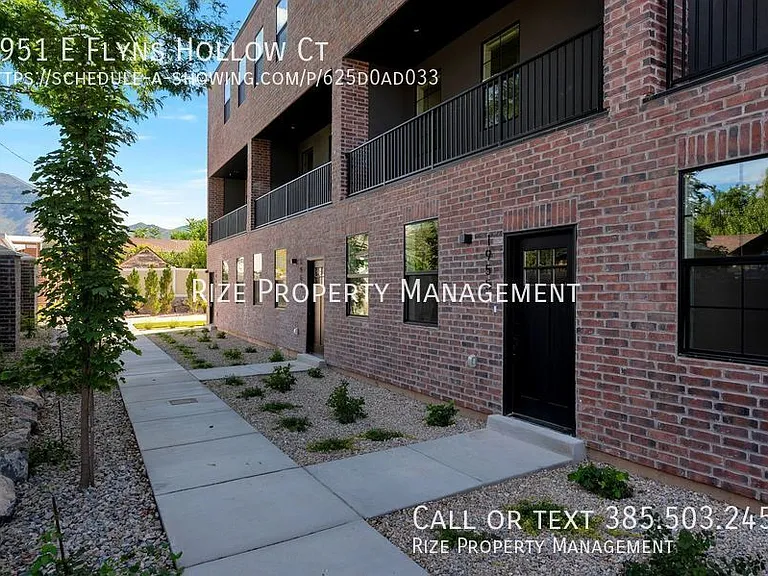 1951 E Flyns Hollow Ct — Photo 25