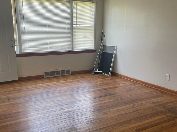 3rd image of 4410 N 52nd St