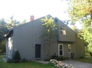 1 Metacomet Dr, Sandown, NH 03873