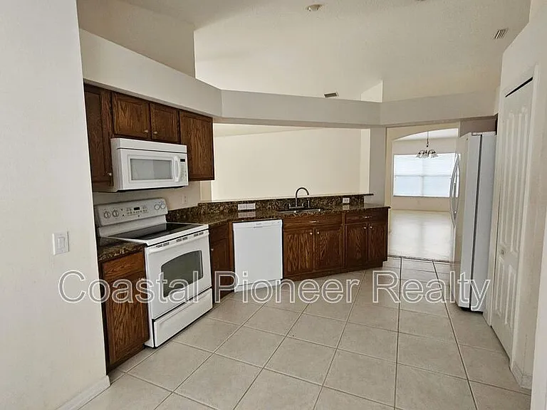 3220 Clover Blossom Cir — Photo 11