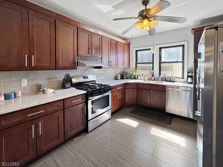 113 Van Winkle Ave #B — Photo 8